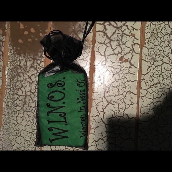 Tee- W.I.N.O.S. - Picture 3 of 3